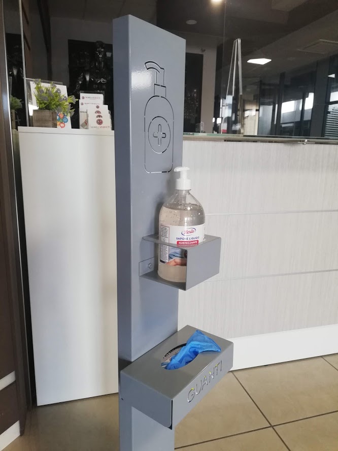gel e guanti per la sicurezza